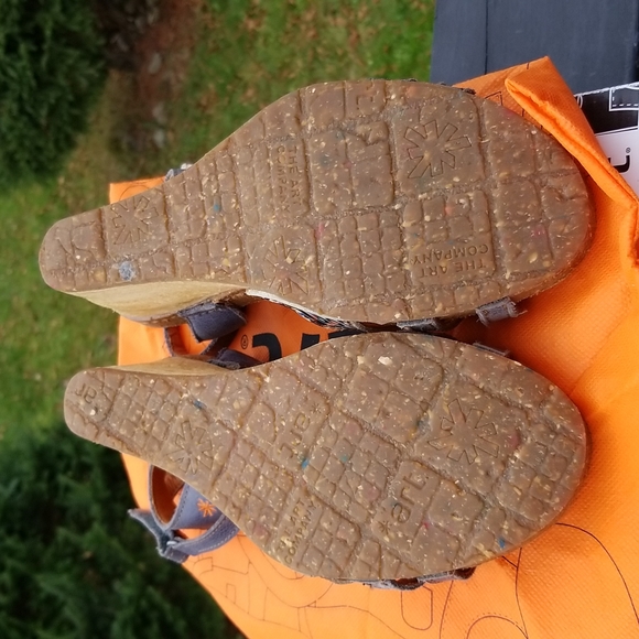 The Art Company Shoes Size 41 Strappy Wedge Heel - Picture 6 of 13